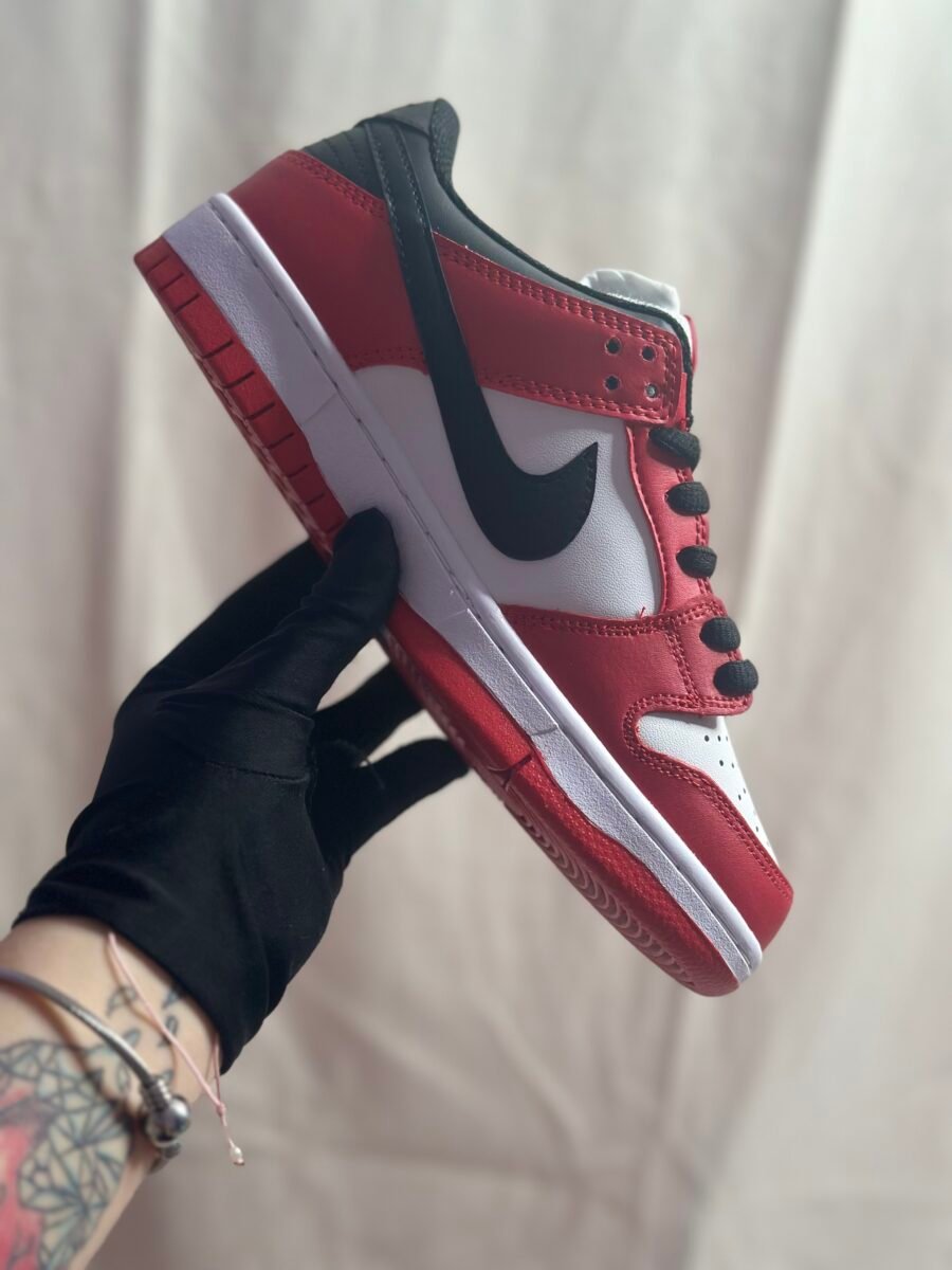 Dunk Low SB’ J-Pack Chicago’