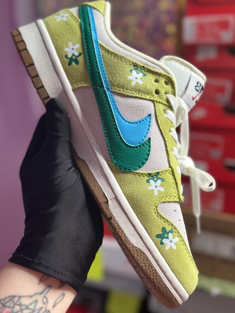 Dunk Low SE 85 Double Swoosh Flowers - Image 2
