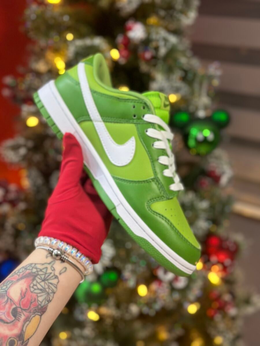 Dunk Low “Chlorophyll”