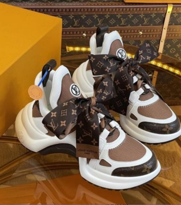 LV🤎🤍