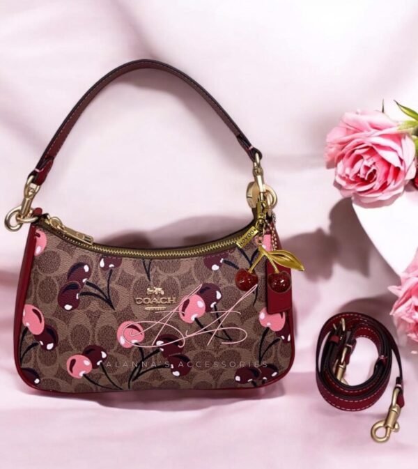 Coach🍒