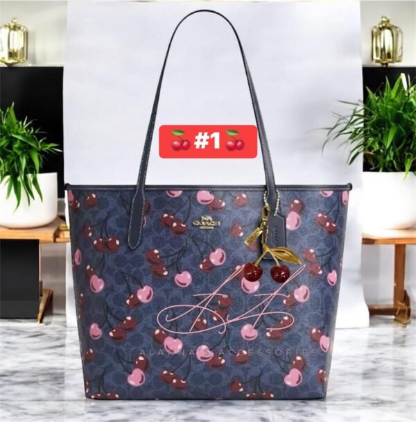 Coach🍒