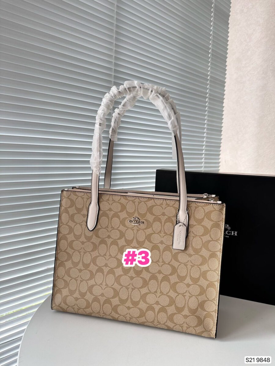Coach😍 - Image 3