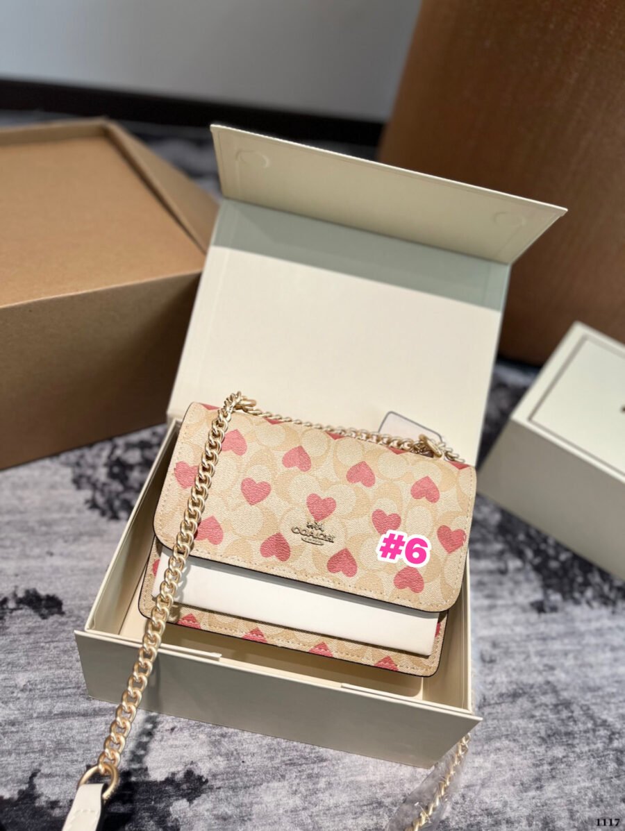 Coach 😍🫶🏻🩷 - Image 6