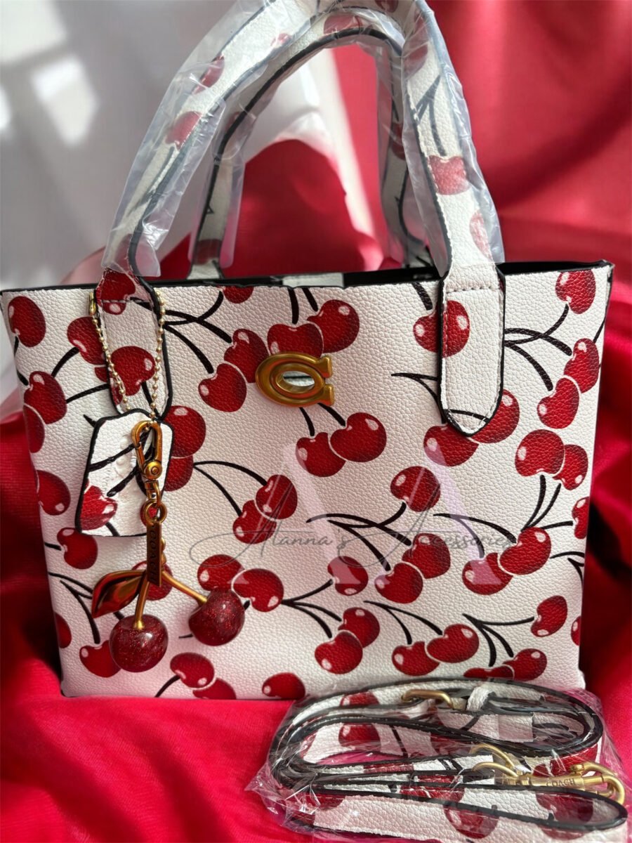 Coach Cherry🍒🛍️