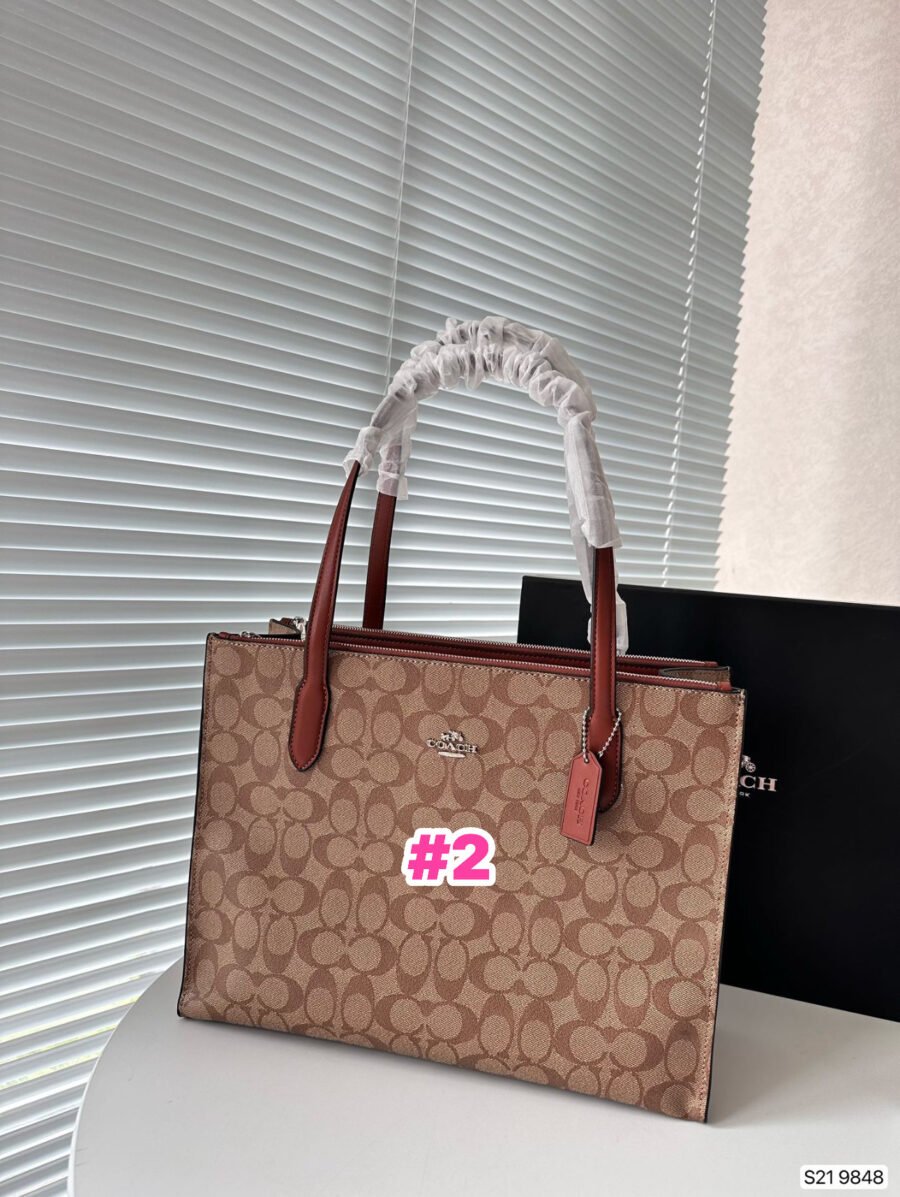 Coach😍 - Image 2
