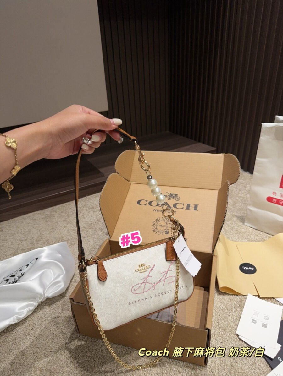 Coach 😍🤍 - Image 5