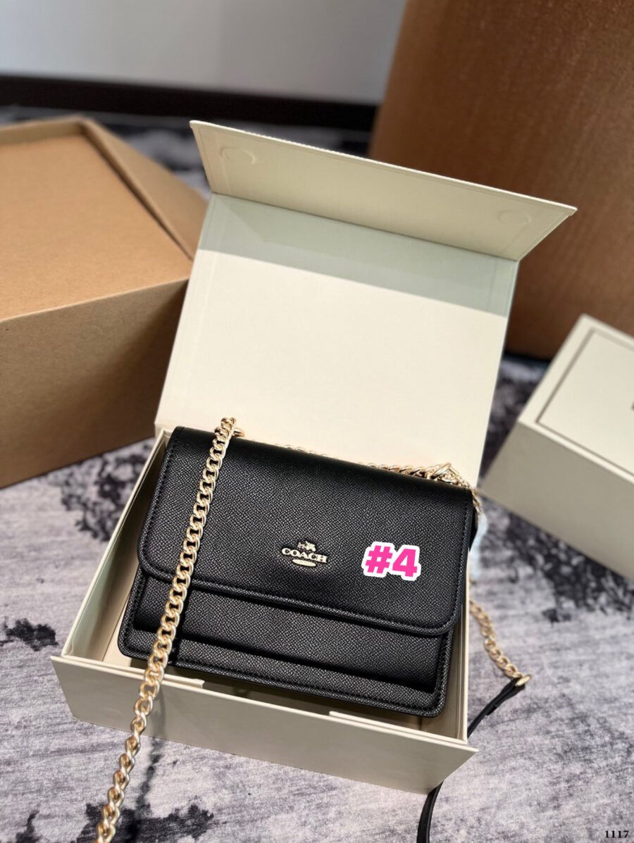 Coach 😍🫶🏻🩷 - Image 4