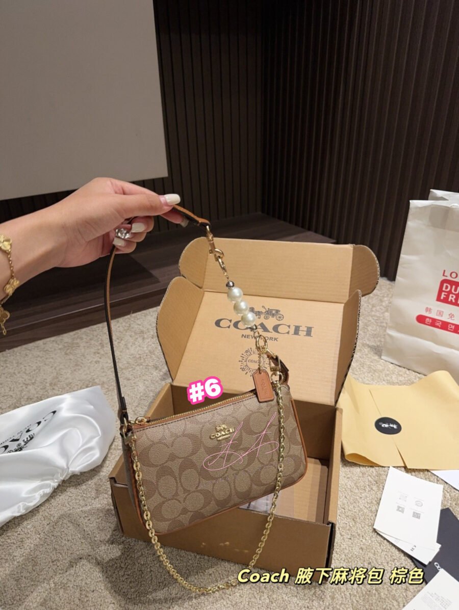 Coach 😍🤍 - Image 6