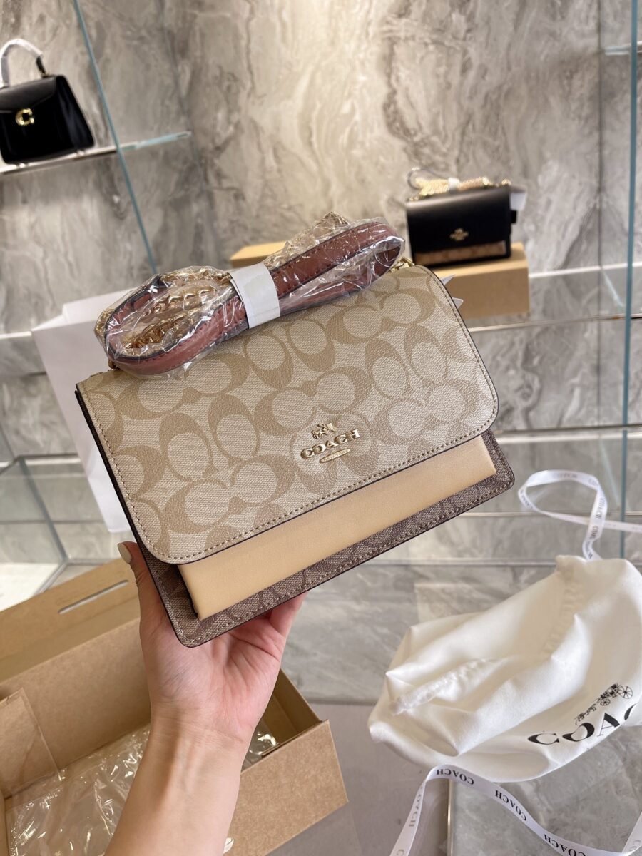 Coach - Image 3