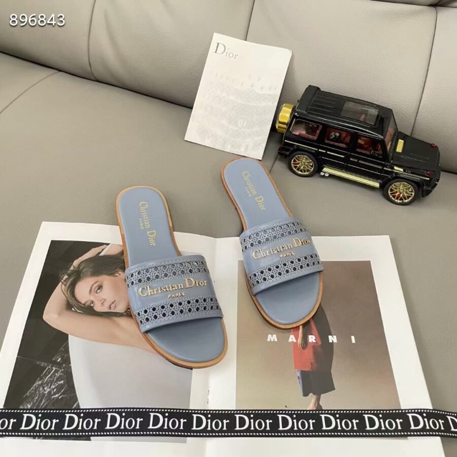 DIOR