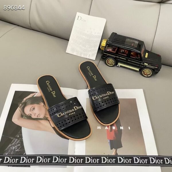 DIOR