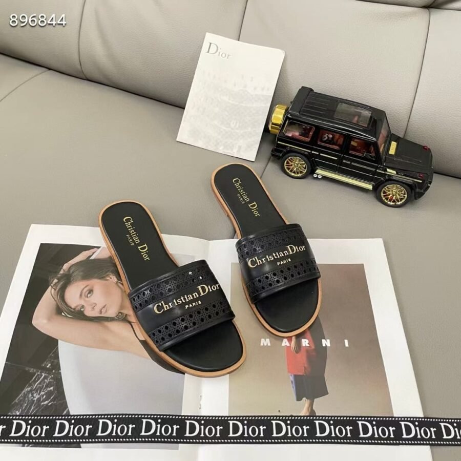 DIOR