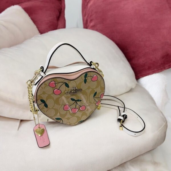 Coach😍🍒🩷