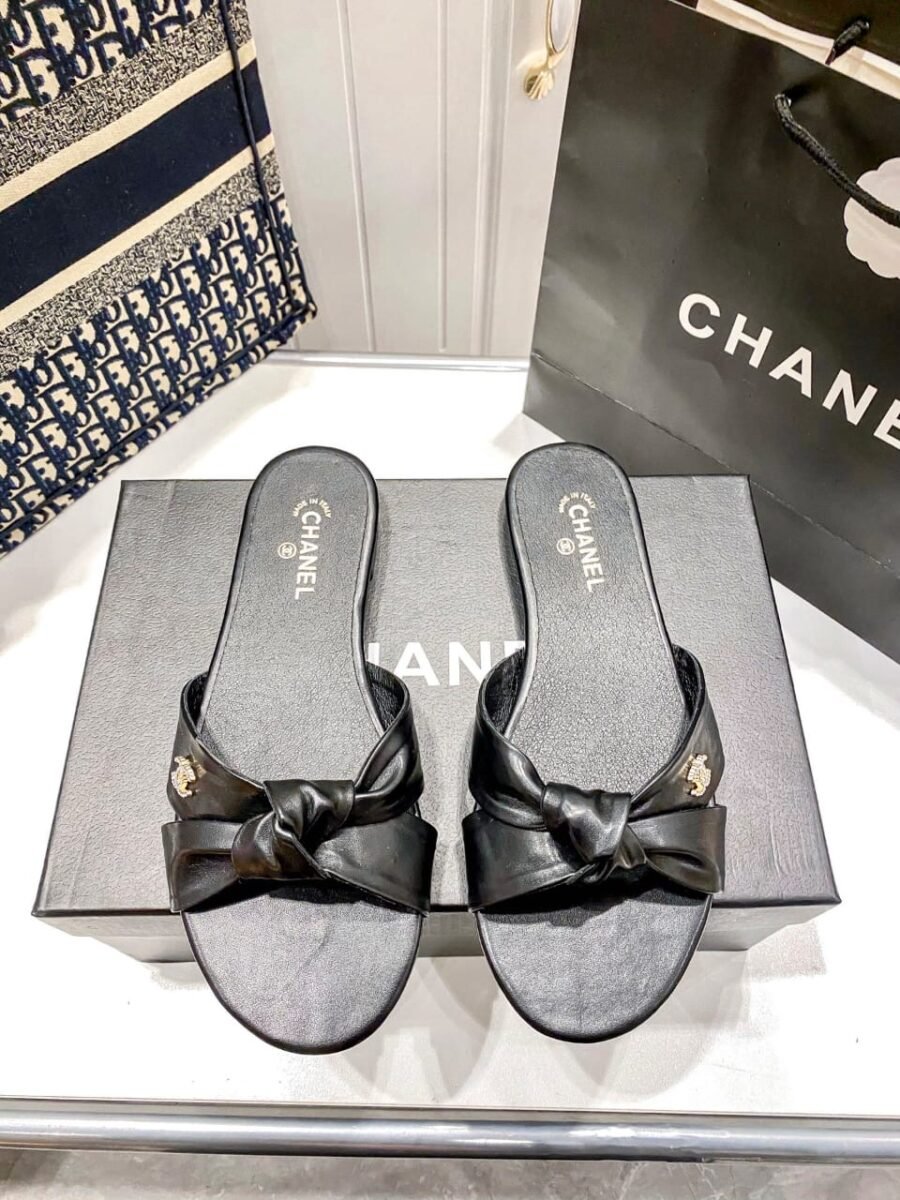 Chanel🖤