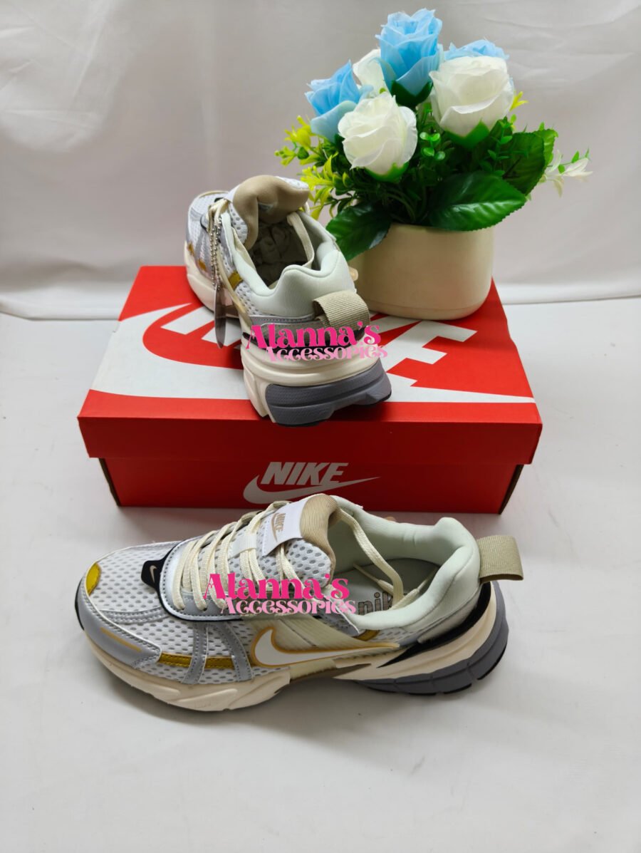 NIKE✨👟🤍NEW!! - Image 3