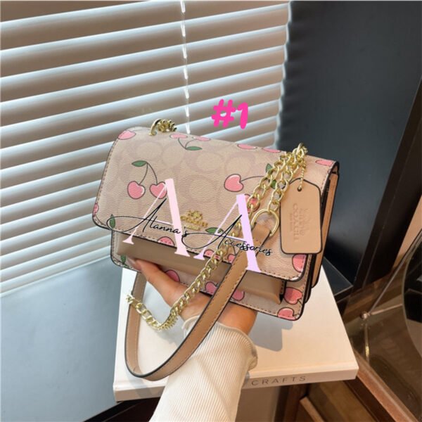 Coach🛍️