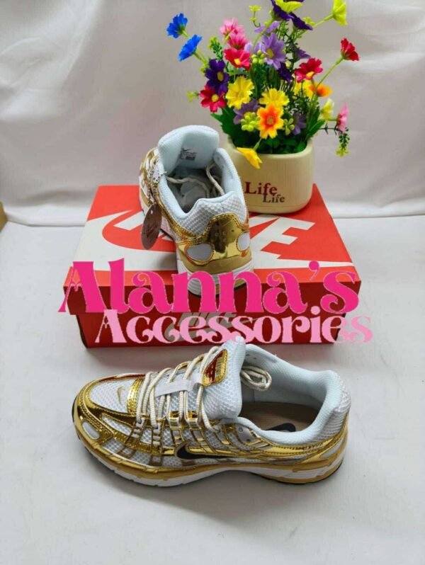Nike dorados✨👟