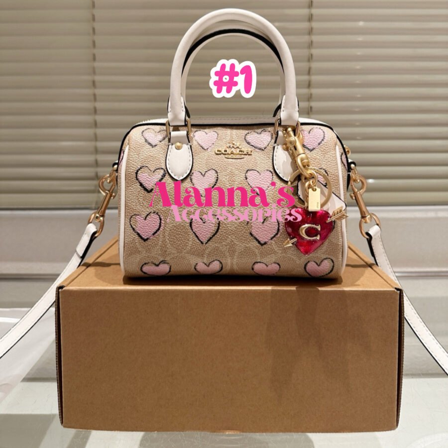 Coach corazón 😍🛍️🩷