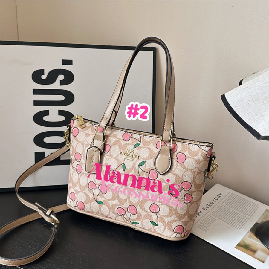Coach 😍🩷 - Image 2