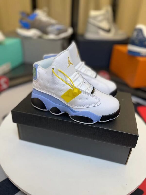 Jordan 13🩵🤍🖤