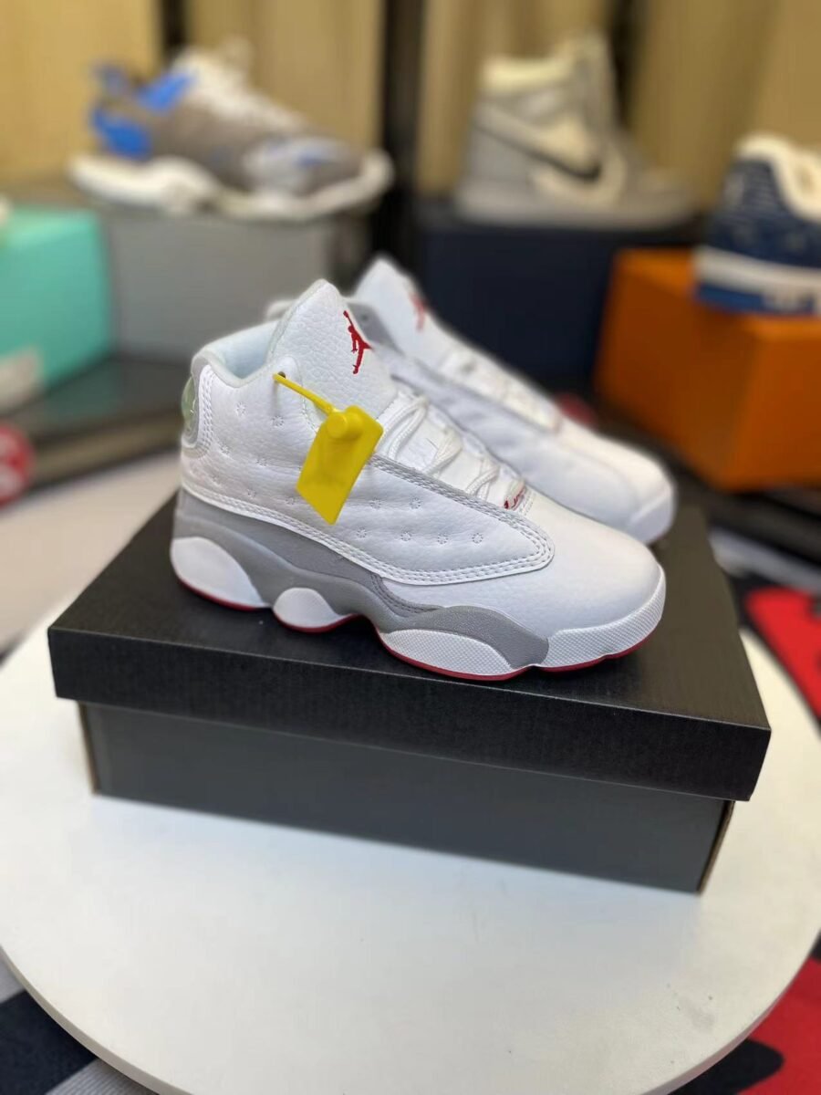 Jordan 13🤍🩶