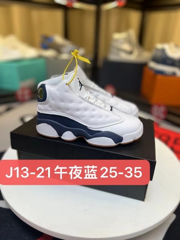 Jordan 13💙🤍