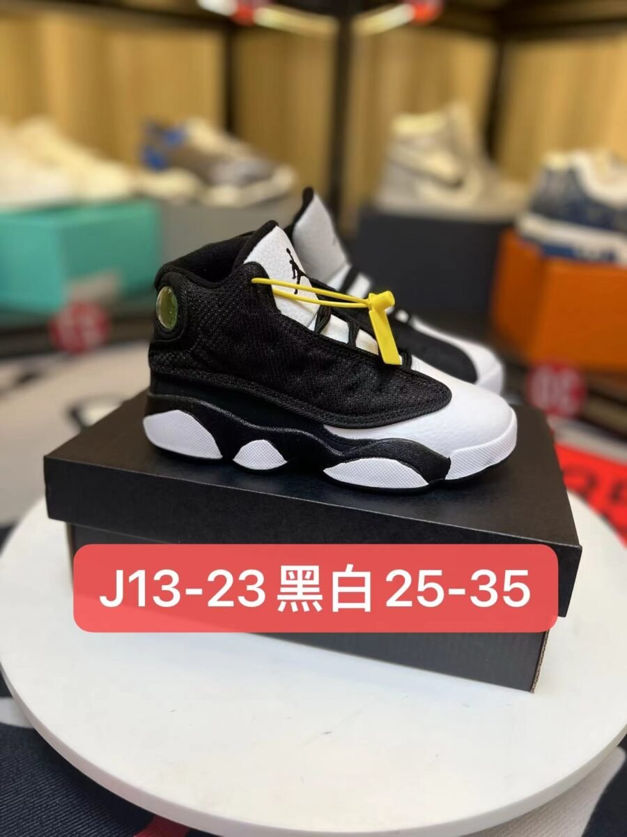 Jordan 13🤍🖤