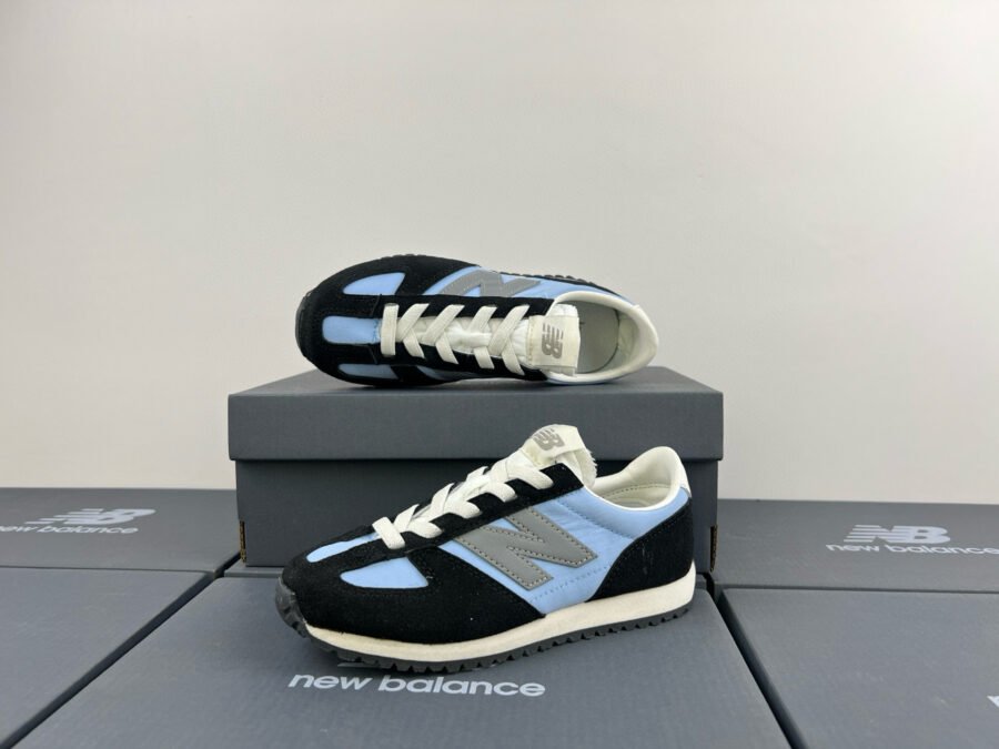 New balance 🩵🖤🤍