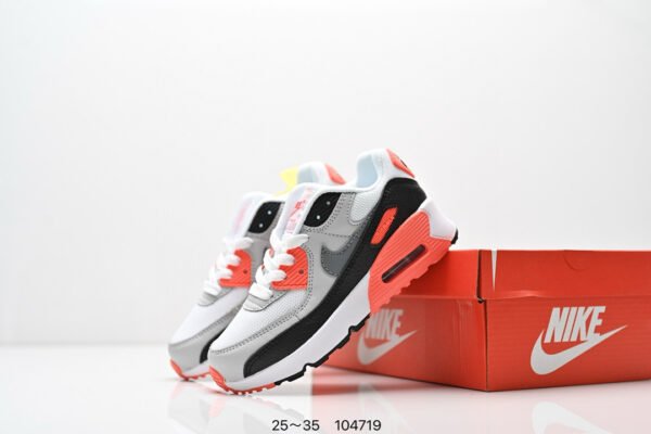Nike 🧡🤍🖤