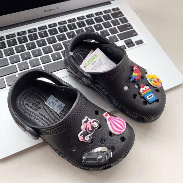 Crocs🖤