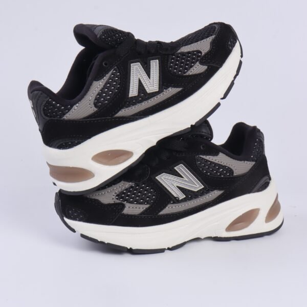 New balance 🤍🖤🤎