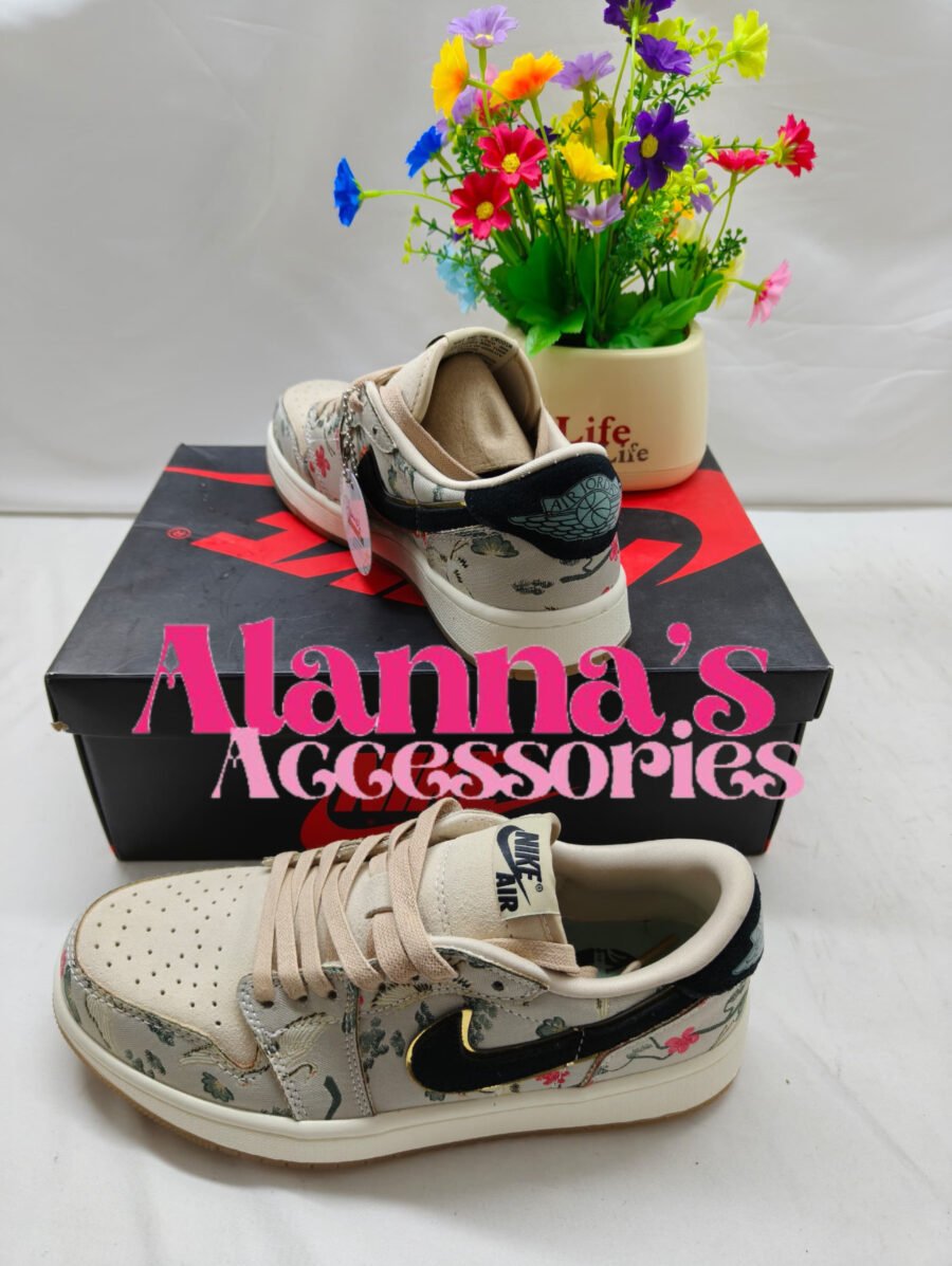 Nike🌸🌺 - Image 2
