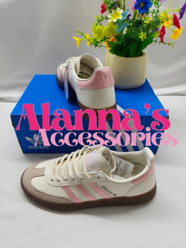 Adidas 🩷🛍️