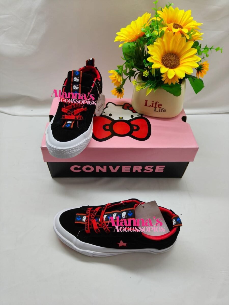 Hello Kitty Converse😍❤️🤍🖤