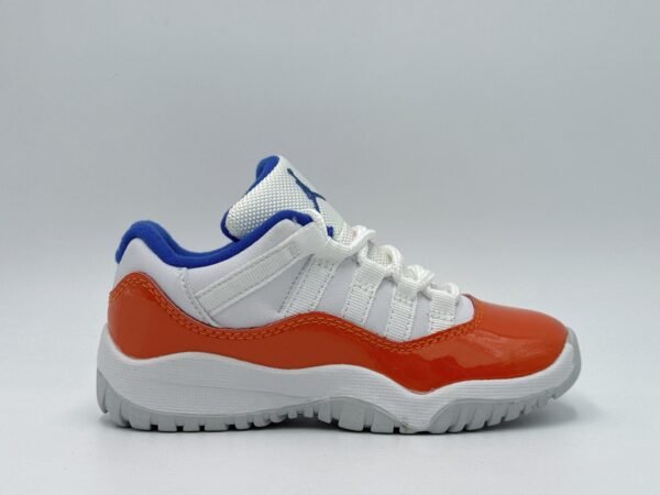 JORDAN🧡💙🤍😍