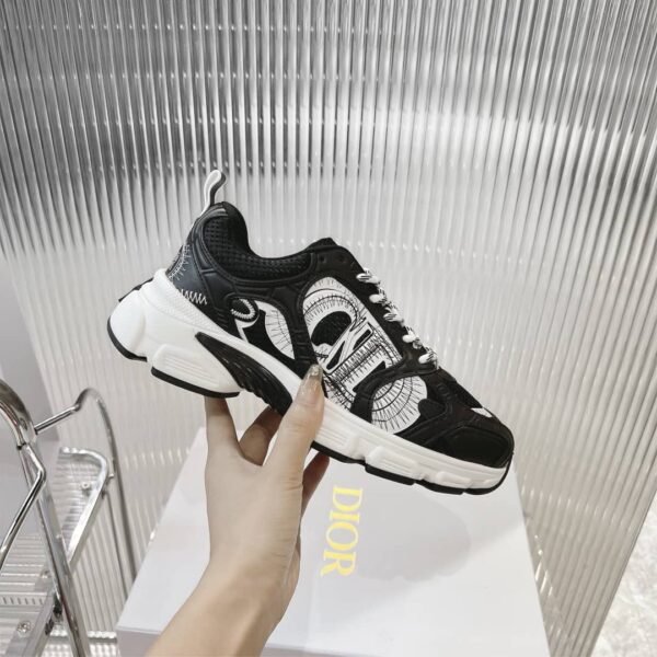 C•Dior😍🖤👟🩶