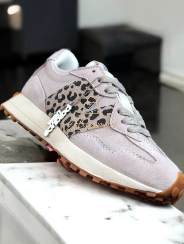 New balance 🤎🖤👟✨🤍😍