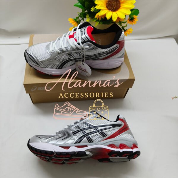 Asics😍🖤❤️