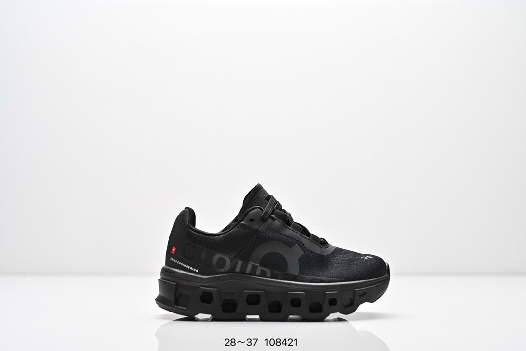 On cloud 🖤🖤👟😍