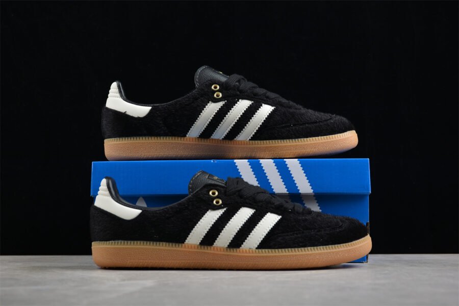Adidas😍🖤🤍 - Image 2