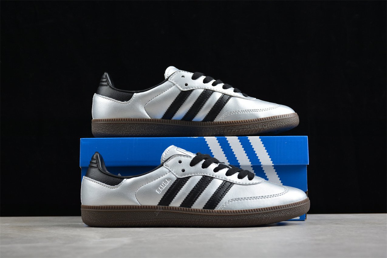 Adidas🩶🩶😍🖤