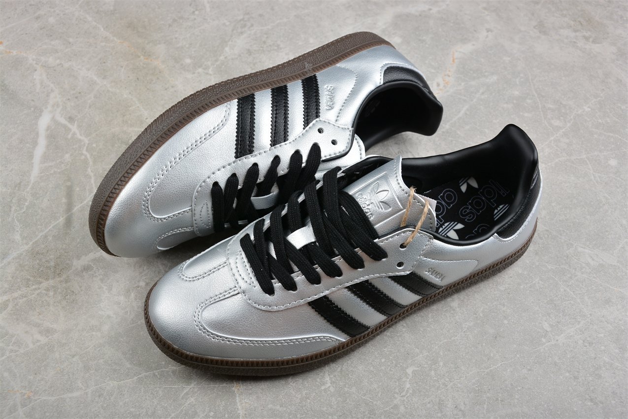Adidas🩶🩶😍🖤 - Image 2