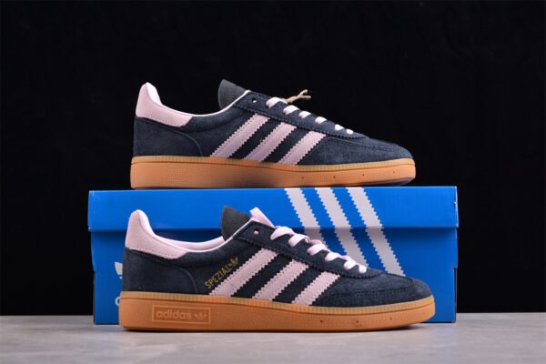 Adidas Spezial😍🩷
