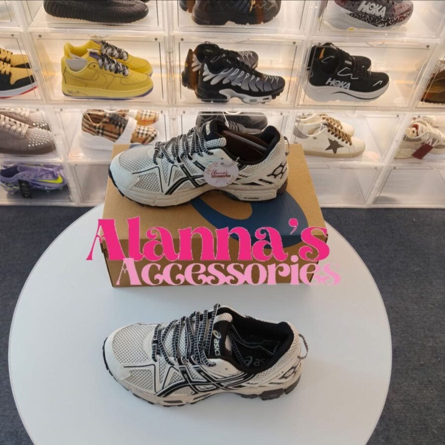 Asics🤍🖤 - Image 2