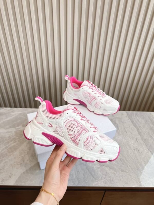 C•Dior😍🩷👟