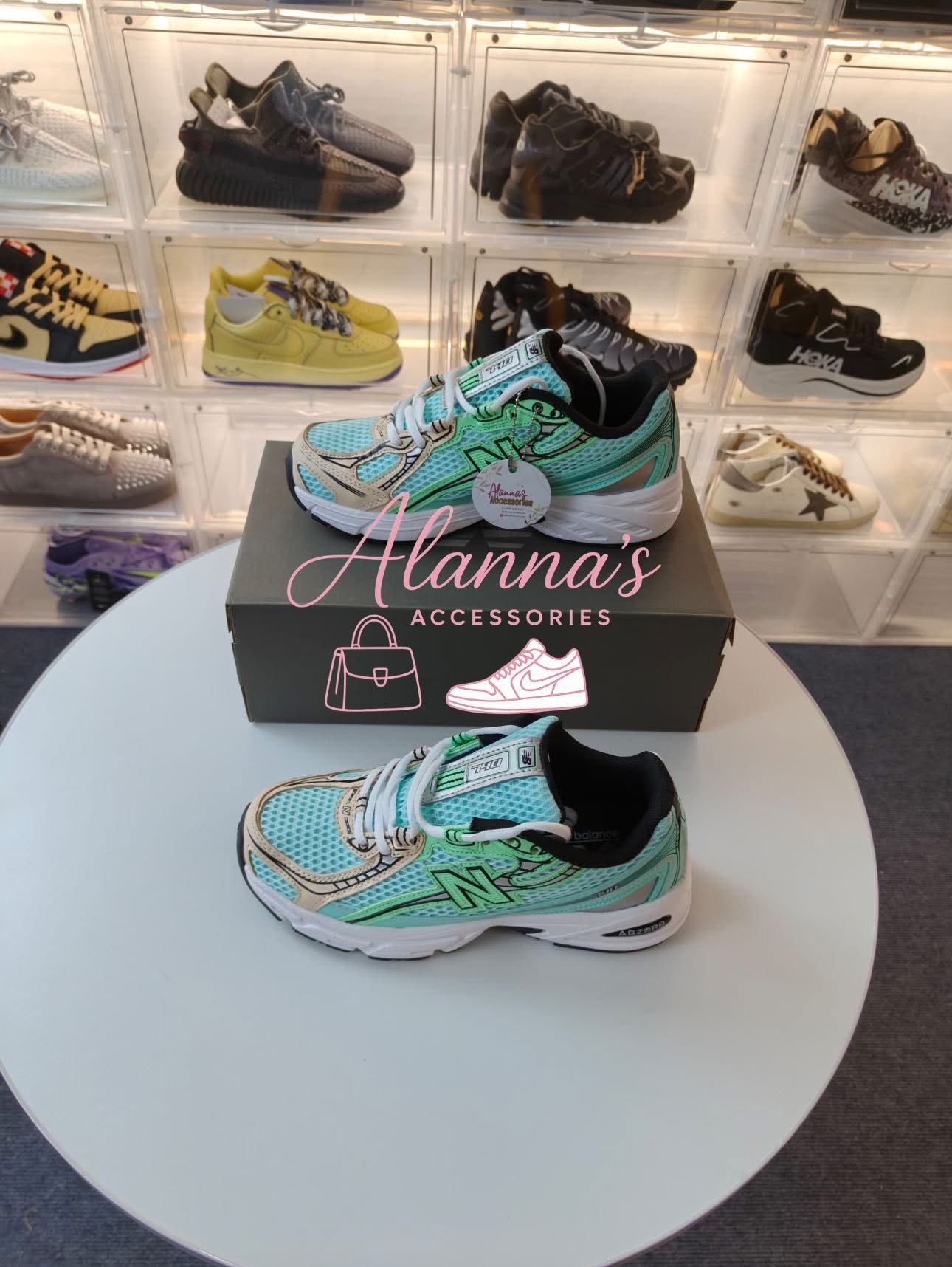 NB 💚🤍💙 - Image 2