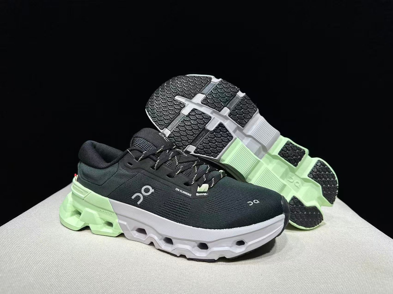 On cloud 💚🩶🤍