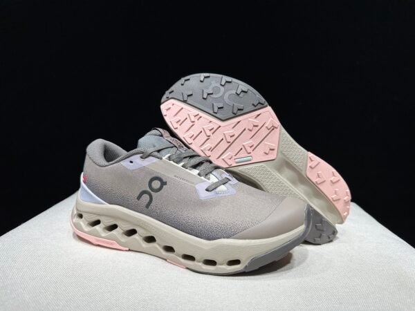 On cloud🩷🩶👟