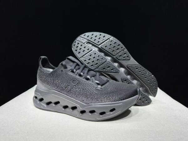 On cloud🖤🥰👟